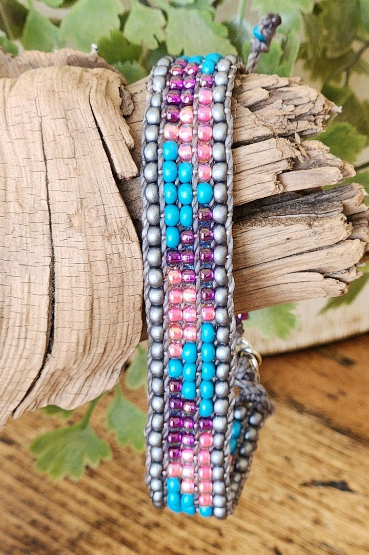 This is a photo of the Starfish Loom Bracelet highlighting the pattern and colors to match the Starfish inspiration photo.   